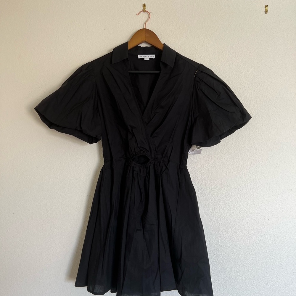 Black casual dress with puffy sleeves. 🖤🖤🖤